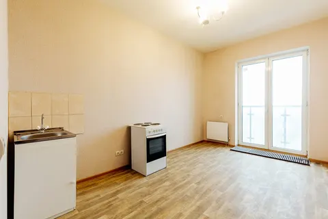 Поклейка обоев в комнате 8 м²